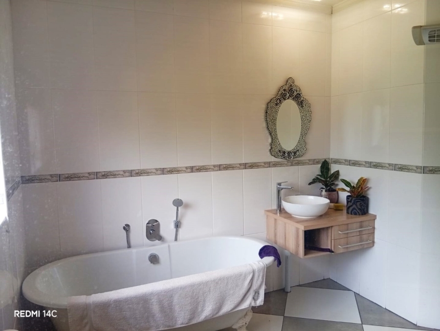 5 Bedroom Property for Sale in Universitas Ridge Free State